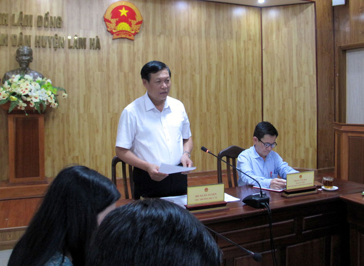 Thứ trưởng Bộ Y tế Đỗ Xuân Tuyên phát biểu chỉ đạo một số nội dung về phát triển y tế cơ sở trong thời kỳ mới tại Lâm Đồng