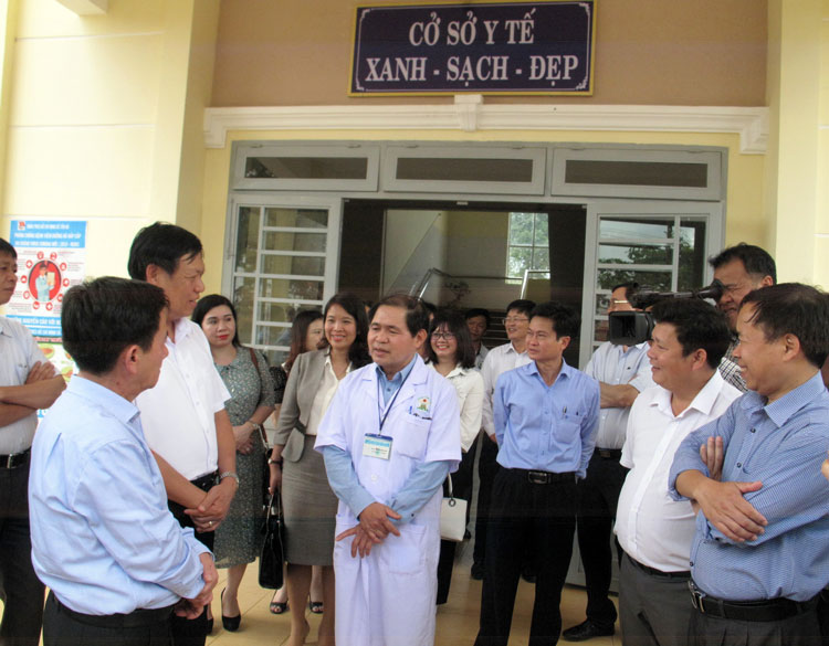 Lãnh đão Bộ Y tế thăm Phòng khám Đa khoa khu vực Tân Hà - Lâm Hà