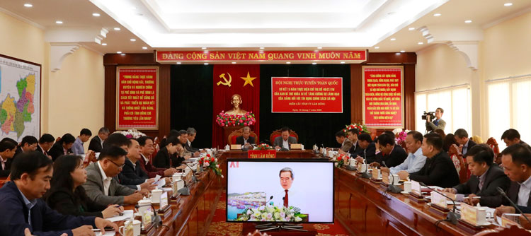 Các đại biểu tham dự hội nghị tại đầu cầu Lâm Đồng