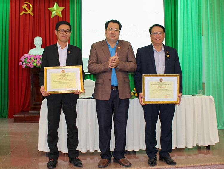 Các đơn vị nhận bằng khen của Tổng LĐLĐ Việt Nam