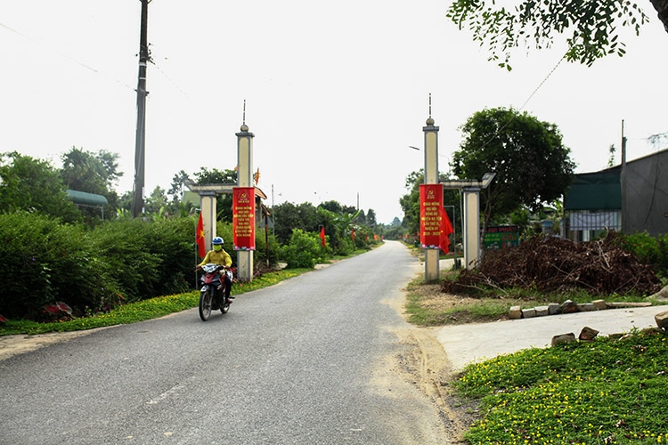 Từ một vùng quê nghèo khó, xã Quảng Trị vươn mình trở thành vùng quê đáng sống với nhà đẹp, đường mới và vườn xanh
