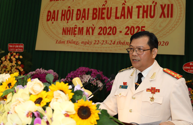 Đại tá Lê Vinh Quy - Bí Thư Đảng uỷ, Giám đốc Công an tỉnh phát biểu bế mạc Đại hội