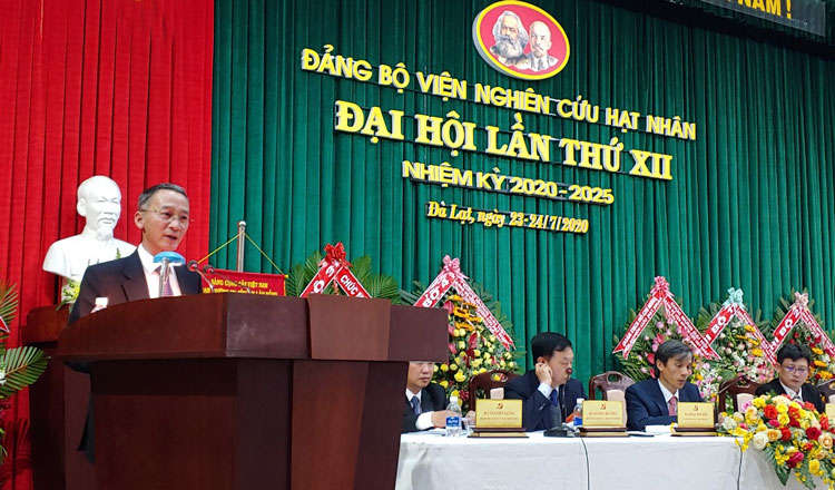 Phó Bí thư Tỉnh ủy Lâm Đồng Trần Văn Hiệp phát biểu tại Đại hội