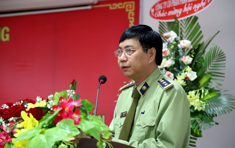Ông Kiều Xuân Việt – Phó Ban Chỉ đạo 389, quyền Cục trưởng Cục Quản lý Thị trường tỉnh Lâm Đồng phát biểu tại hội nghị