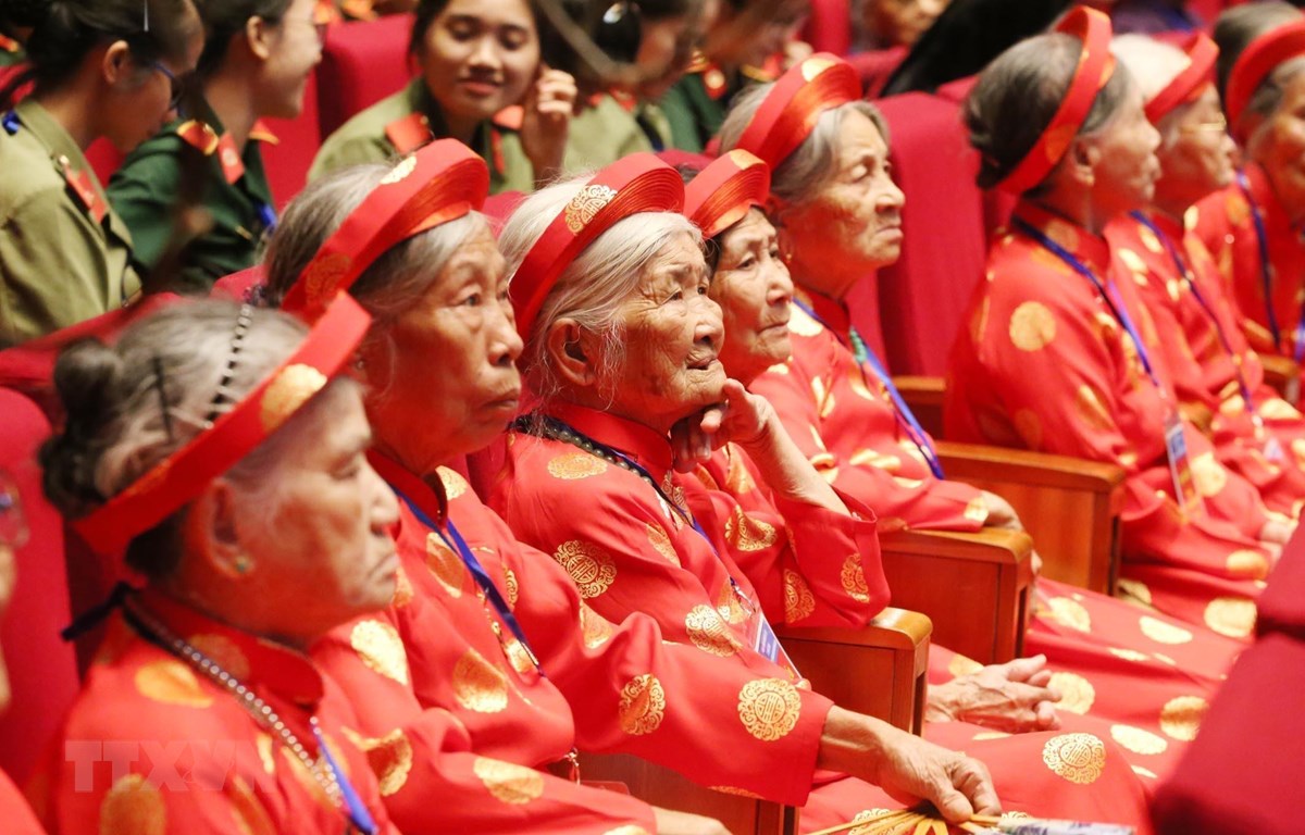 Các mẹ Việt Nam anh hùng trong buổi Gặp mặt