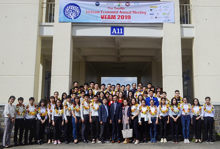 Trường Đại học Đà Lạt tổ chức vinh danh sinh viên nghiên cứu khoa học