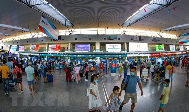 Tất cả hành khách đều thực hiện việc đeo khẩu trang tại Sân bay quốc tế Đà Nẵng