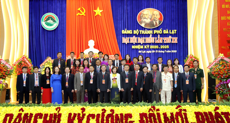Đoàn đại biểu dự Đại hội Đảng bộ tỉnh Lâm Đồng lần thứ XI, nhiệm kỳ 2020 – 2025