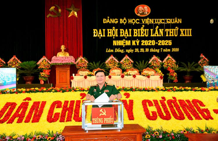 Thiếu tướng Lê Quang Xuân tái đắc cử Bí thư Đảng ủy Học viện Lục quân khóa XIII, nhiệm kỳ 2020 – 2025