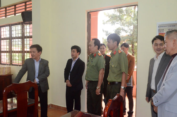 Phó Chủ tịch UBND tỉnh Lâm Đồng Phan Văn Đa kiểm tra công tác chuẩn bị cho kỳ thi tại một số điểm thi