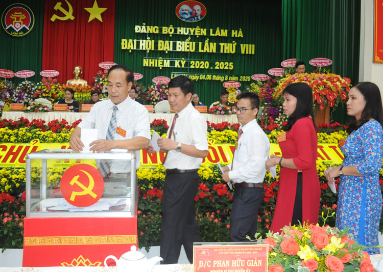 Bế mạc Đại hội Đại biểu Đảng bộ huyện Lâm Hà lần thứ VIII
