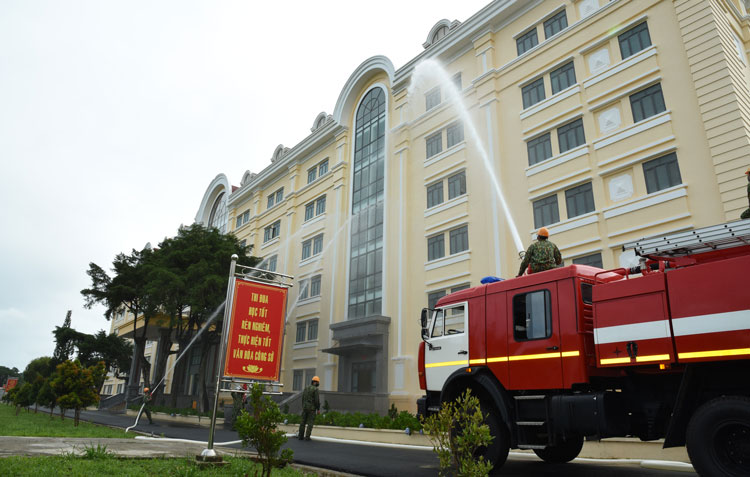 Học viện Lục quân tập huấn phòng cháy chữa cháy, cứu nạn cứu hộ
