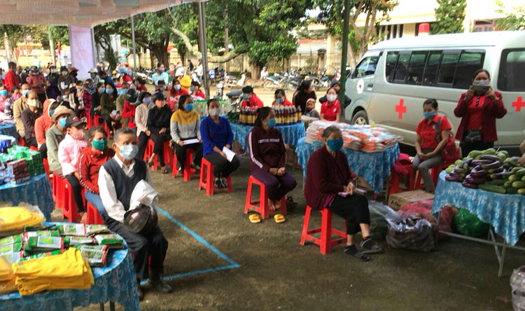 Hình ảnh phiên chợ Nhân đạo tại Lâm Hà