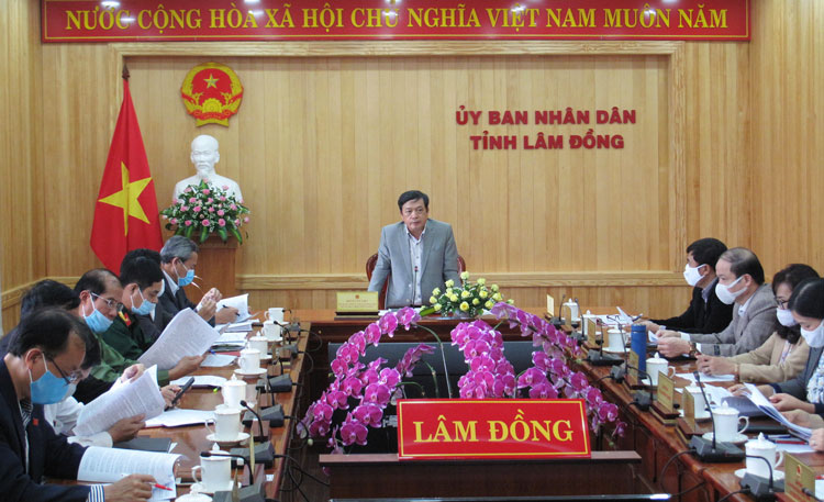 Chủ tịch UBND tỉnh Lâm Đồng Đoàn Văn Việt phát biểu chỉ đạo công tác phòng chống dịch Covid-19 trên địa bàn tỉnh trong thời gian tới