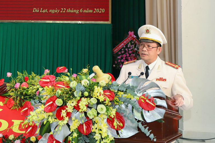 Đại tá Lê Vinh Quy phát biểu chỉ đạo tại Hội nghị điển hình tiên tiến ngành Công an giai đoạn 2020 - 2025. Ảnh: Lê Tiến