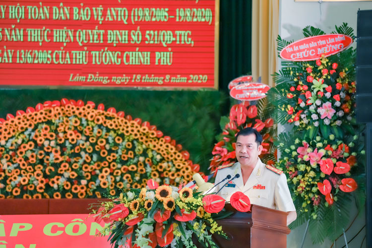 Đại tá Lê Vinh Quy đọc diễn văn ôn lại truyền thống của ngành và báo cáo kết quả 5 năm thực hiện Quyết định số 521 ngày 13/6/2005 của Thủ tướng Chính phủ