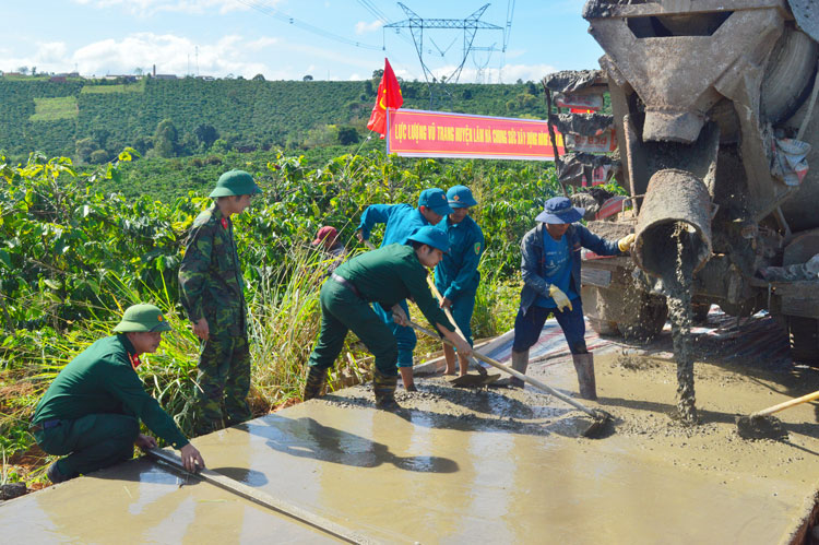 LLVT tỉnh Lâm Đồng chung sức xây dựng nông thôn mới