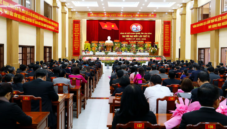 Đồng chí Hoàng Xuân Hường được bầu giữ chức Bí thư Đảng uỷ Khối Doanh nghiệp