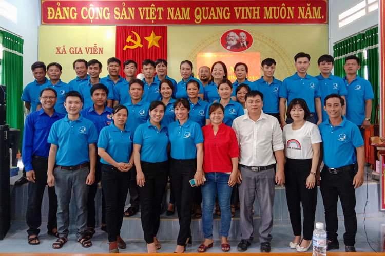 CLB Hiến máu tình nguyện xã Gia Viễn do Bí thư Đoàn xã Nguyễn Huy Hùng (bìa trái hàng đầu) chủ trì thành lập