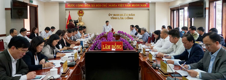 Chủ tịch UBND tỉnh Lâm Đồng Đoàn Văn Việt chủ trì cuộc họp đánh giá tình hình KT-XH tháng 8