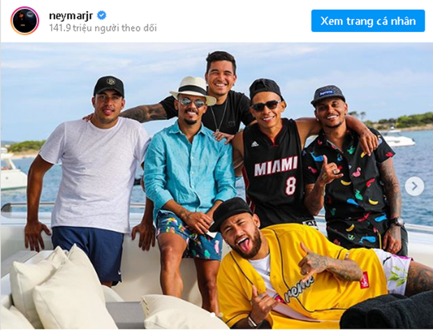 Neymar trong kì nghỉ cùng các đồng đội (Nguồn: Instagram)