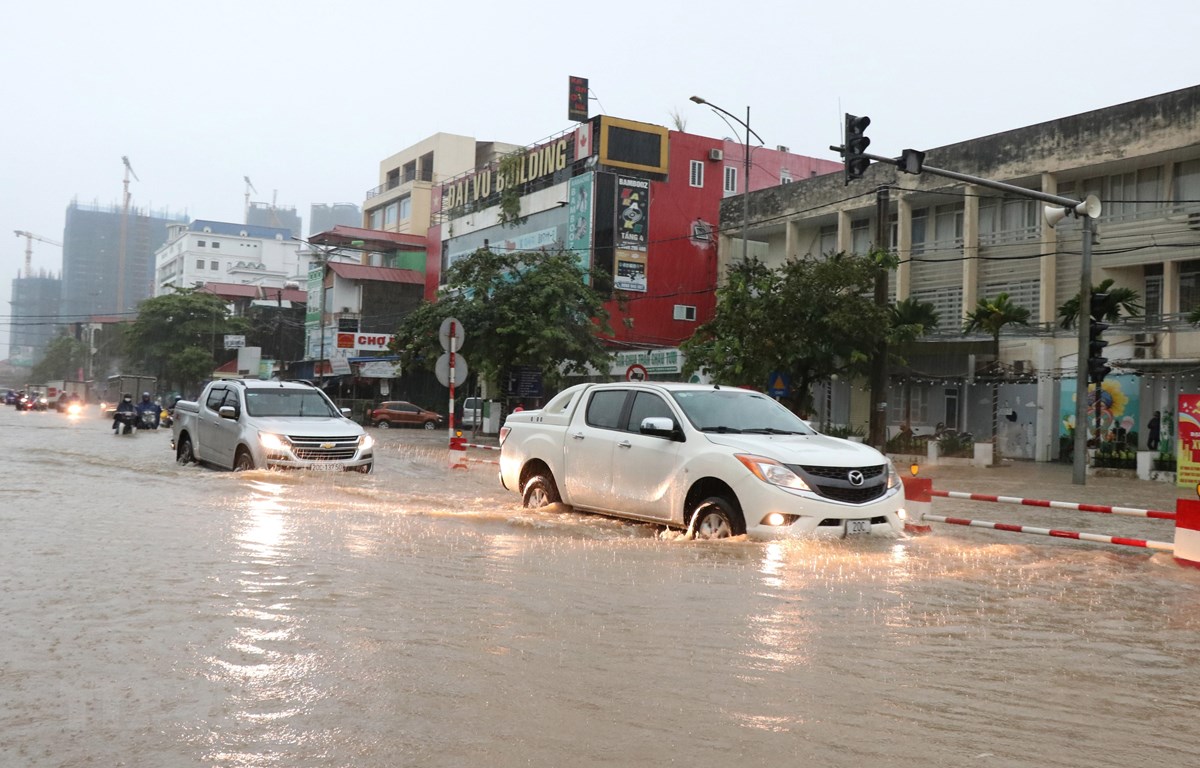 Bắc Bộ giảm mưa, vùng núi vẫn nguy cơ lũ quét, Hà Nội có mưa rào, dông