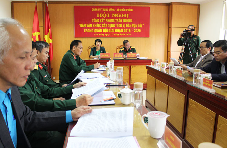 Các đại biểu tham dự trực tuyến tại đầu cầu Bộ Chỉ huy Quân sự tỉnh Lâm Đồng