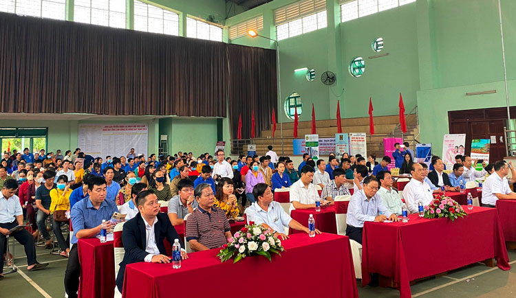Toàn cảnh Ngày hội việc làm do 2 tỉnh Lâm Đồng và Đồng Nai phối hợp tổ chức