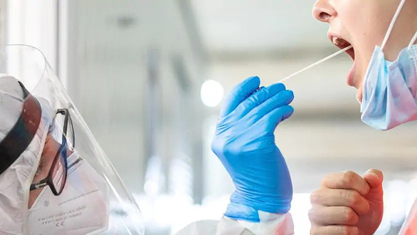 Ngoài xét nghiệm PCR và xét nghiệm qua nước bọt còn có nhiều cách khác như xét nghiệm nhanh kháng nguyên và xét nghiệm PCR gộp mẫu