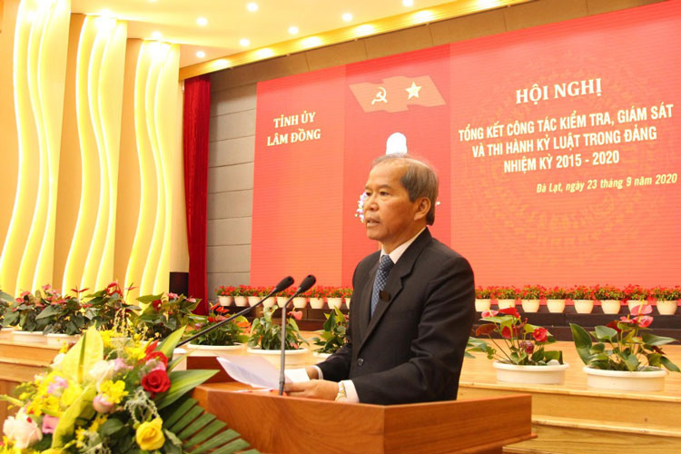 Đồng chí Nguyễn Xuân Tiến – Ủy viên Trung ương Đảng, Bí thư Tỉnh ủy Lâm Đồng phát biểu chỉ đạo tại hội nghị