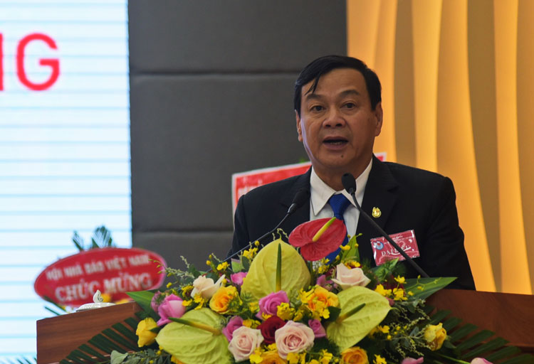 Nhà báo Nguyễn Thanh Nhân - Chủ tịch Hội Nhà báo tỉnh Lâm Đồng  Khóa VII phát biểu khai mạc Đại hội