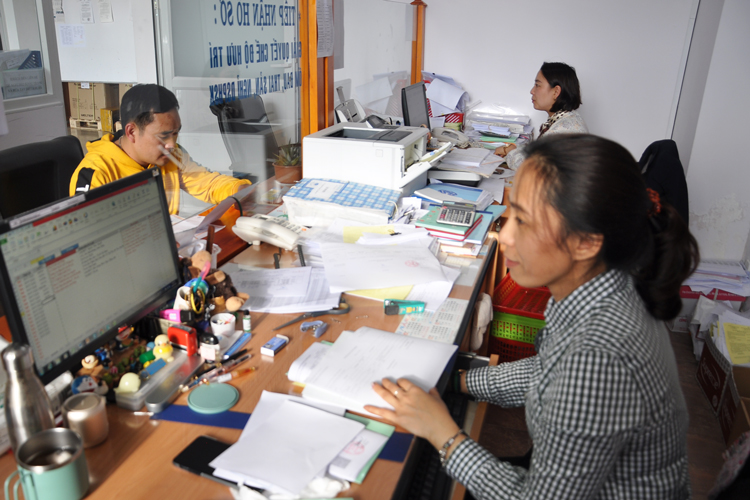 Tiếp nhận hồ sơ tại bộ phận một cửa của BHXH tỉnh Lâm Đồng