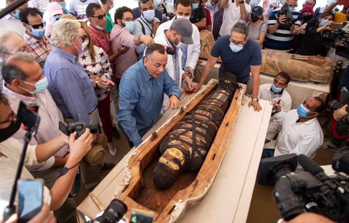 Ai Cập phát hiện hàng chục quan tài chứa xác ướp hơn 2.500 năm tuổi