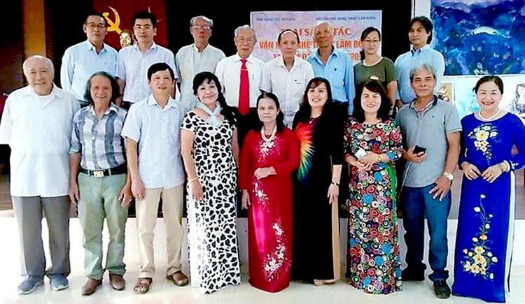 Văn nghệ sĩ Lâm Đồng dự Trại sáng tác văn học nghệ thuật tại Tam Đảo năm 2020