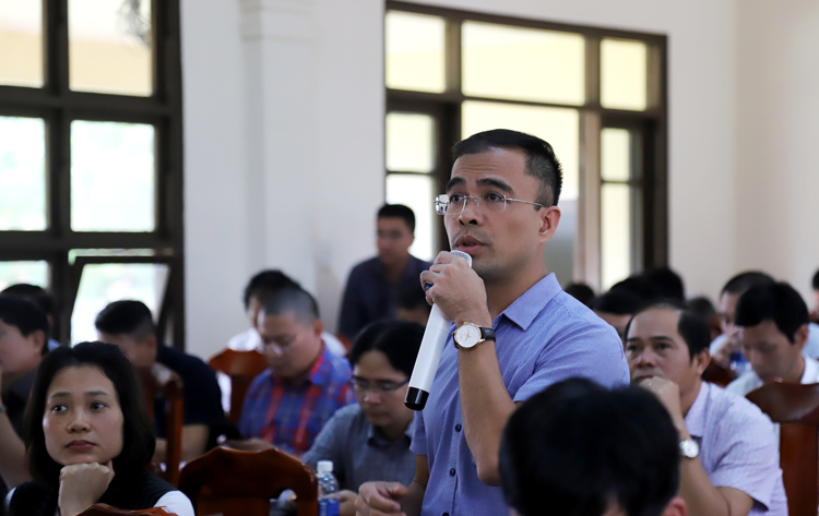 Đại diện Tập đoàn Hương Thịnh, Công ty CP Thăng Long và Công ty CP Him Lam đóng góp ý kiến cho Đồ án quy hoạch chung TP Bảo Lộc và vùng phụ cận đến năm 2040