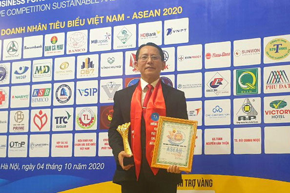 GS-TSKH-BS Dương Quý Sỹ được biểu dương Nhà quản lý tiêu biểu Việt Nam - ASEAN 2020