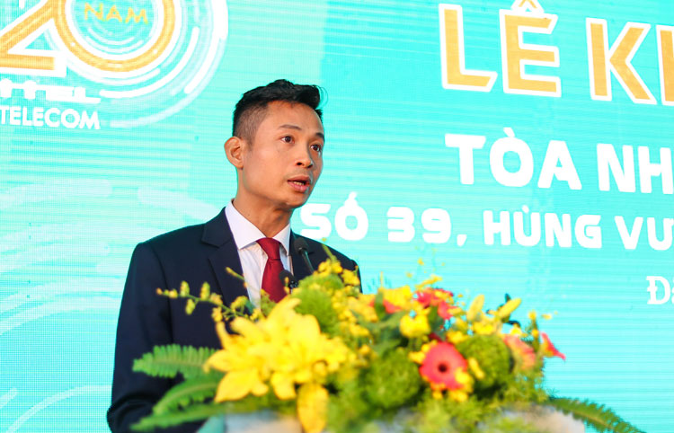 Ông Phùng Bá Thắng, Giám đốc Viettel Lâm Đồng phát biểu tại lễ khai trương trụ sở mới