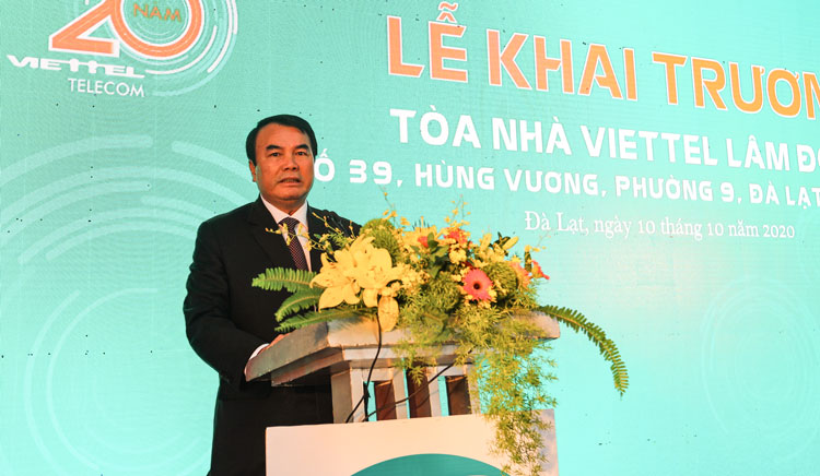 Đồng chí Phạm S, Phó Chủ tịch UBND tỉnh Lâm Đồng đánh giá cao sự phát triển của Viettel Lâm Đồng trong những năm qua
