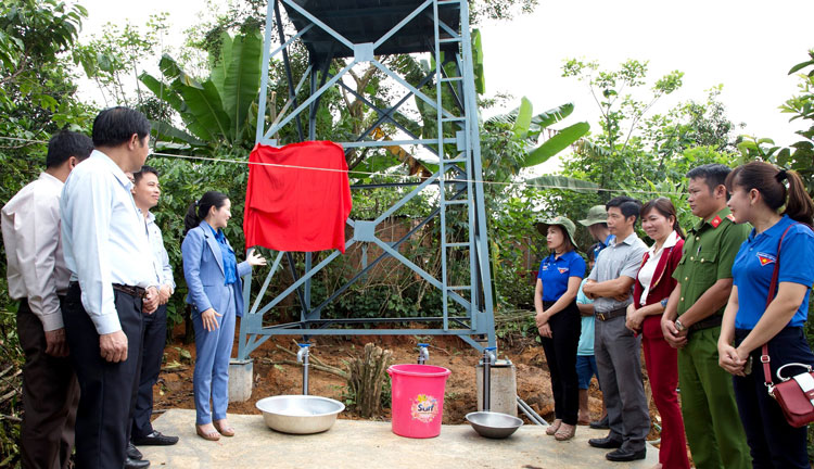 Tỉnh Đoàn Lâm Đồng bàn giao công trình giếng khoan 250 triệu đồng tại xã Lộc Nam