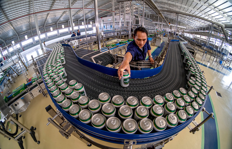 Dây chuyền sản xuất bia Sài Gòn tại Khu Công nghiệp Lộc Sơn. Ảnh: Võ Đình Quýt