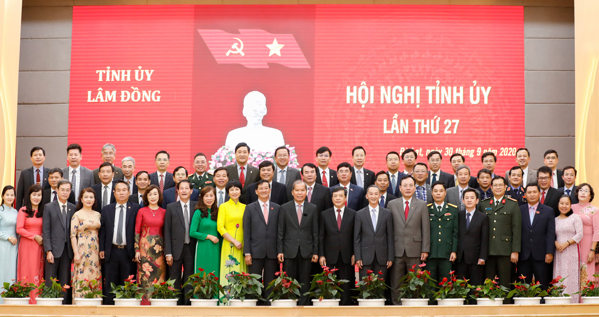 Các đồng chí trong Ban Chấp hành Đảng bộ tỉnh Lâm Đồng khóa X, nhiệm kỳ 2015-2020. Ảnh: Nguyễn Nghĩa