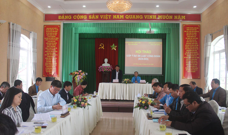 Đồng chí Hoàng Liên – Chủ tịch LĐLĐ tỉnh phát biểu tại buổi góp ý