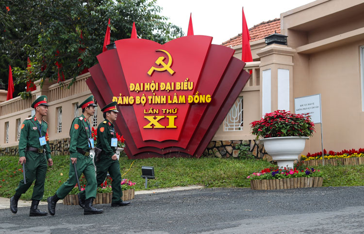 Lực lượng Công an, Quấn sự  phối hợp bảo vệ an toàn tuyệt đối cho Đại hội Đảng bộ tỉnh lần thứ XI