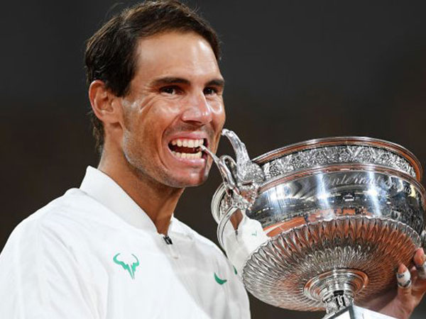 Rafael Nadal với danh hiệu vô địch đơn nam lần thứ 13 tại Roland Garros 2020