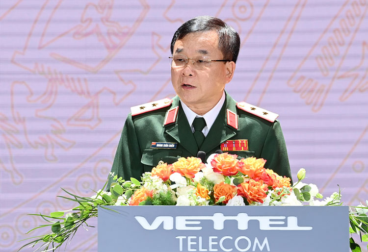 Trung tướng Hoàng Xuân Chiến Ủy viên Trung ương Đảng, Ủy viên Quân ủy Trung ương, Thứ trưởng Bộ Quốc phòng phát biểu tại Lễ kỷ niệm