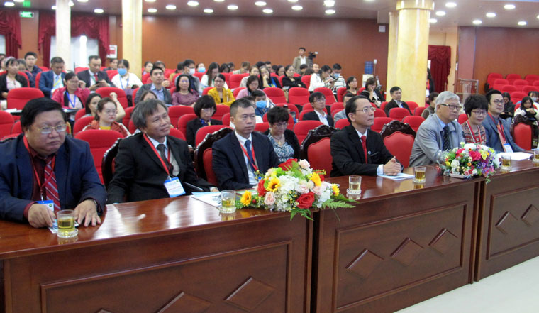 Các đại biểu tham dự hội nghị Miễn dịch - Dị ứng Nhi khoa toàn quốc lần thứ III tại Đà Lạt