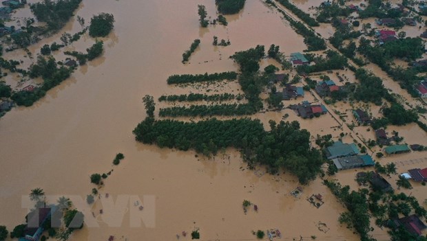 Lũ lớn trên sông Hiếu gây ngập diện rộng tại khu vực xã Thanh An, huyện Cam Lộ và phường Đông Giang, thành phố Đông Hà, tỉnh Quảng Trị