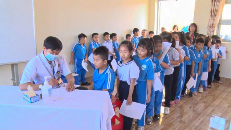 Triển khai tiêm vắc xin Td cho học sinh trong độ tuổi quy định tại TP Đà Lạt