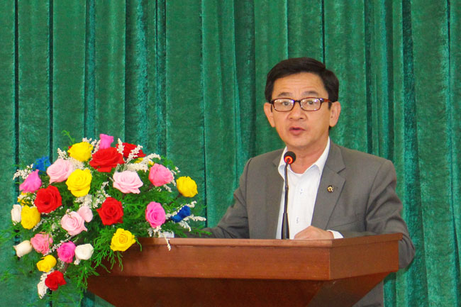 Phó Chủ tịch UBND tỉnh Lâm Đồng Phan Văn Đa phát biểu tại hội nghị