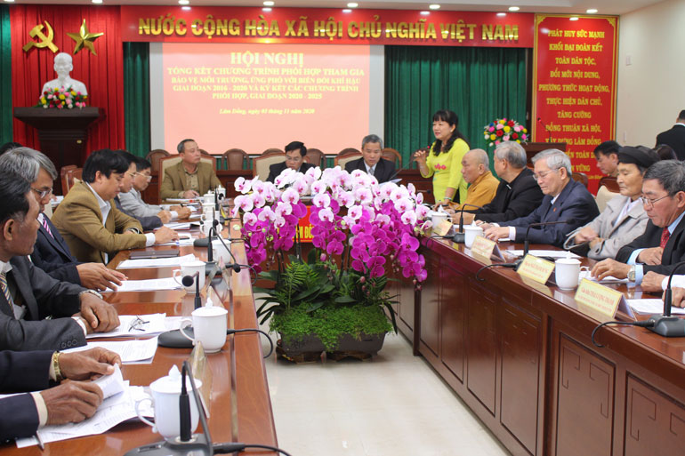 Toàn cảnh hội nghị tổng kết chương trình phối hợp giữa Ủy ban MTTQ Việt Nam tỉnh, Sở Tài nguyên - Môi trường và các tổ chức tôn giáo tham gia bảo vệ môi trường, ứng phó với biến đổi khí hậu